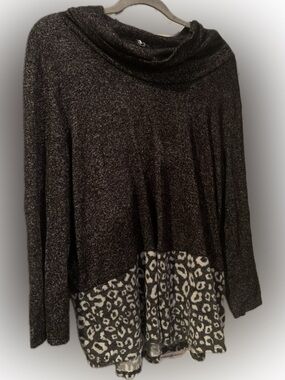 Cozy Two-Tone Leopard Hem Cowl Neck Sweater - Black/Gray